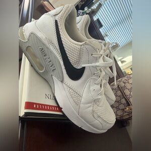 Nike Air Max white and Black 7 women’s